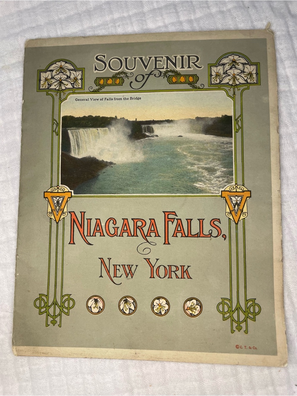 Antique Souvenir of Niagara Falls, New York Booklet printed by Curt Teich & Co.